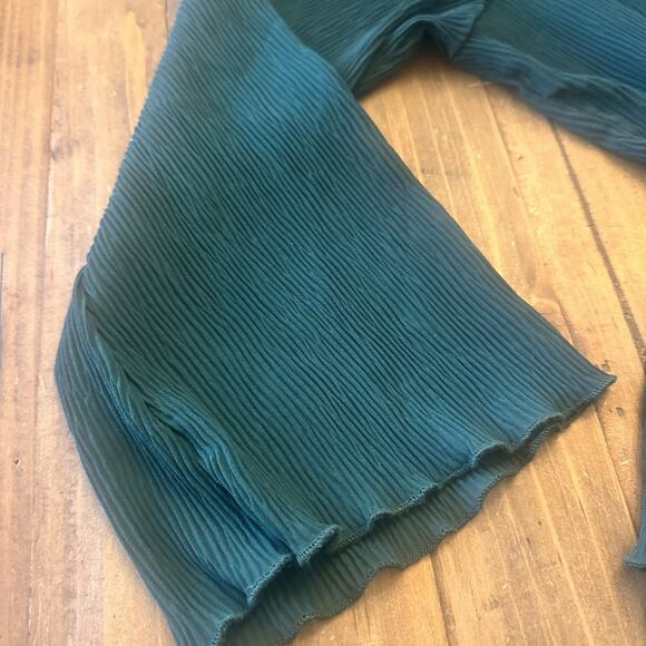 Zara Bell Sleeve Mini Tiered Ruffle Dress Size Small Ribbed Green V Neck - Picture 2 of 13